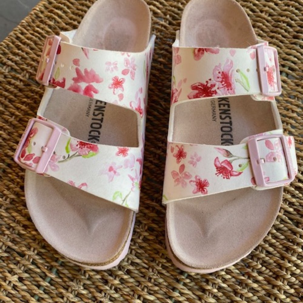 Birkenstocks Ladies Size 6 "Birko-Flor"